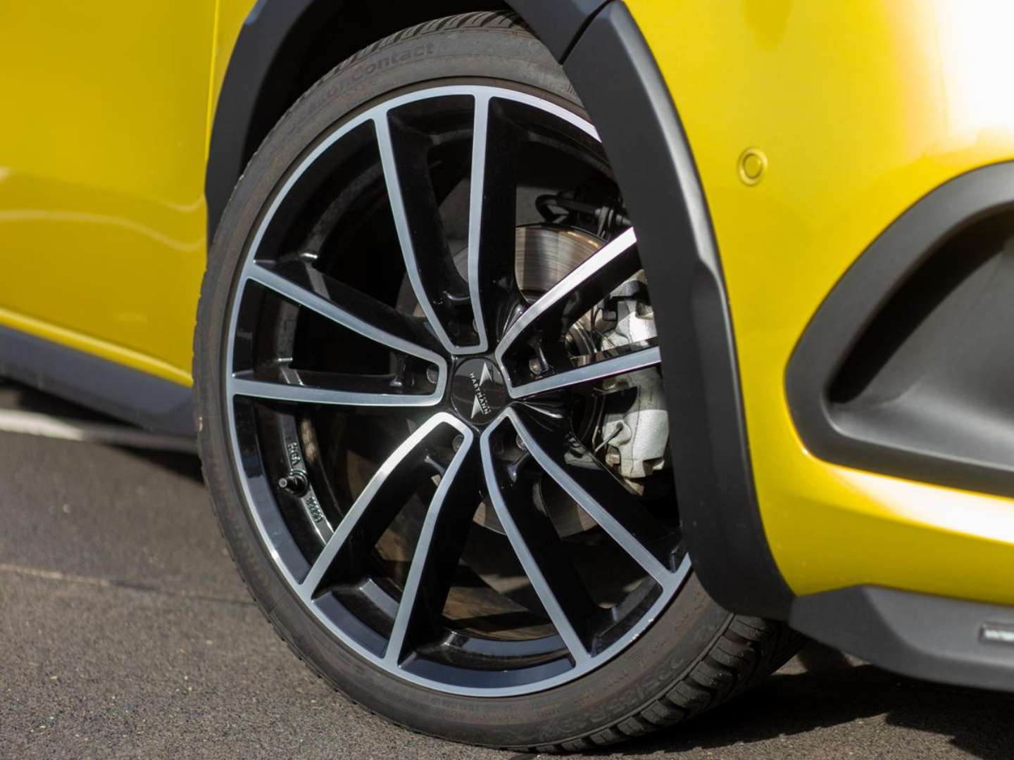 DOX 2 - 19 Zoll Alufelge in schwarz poliert für Citan 420