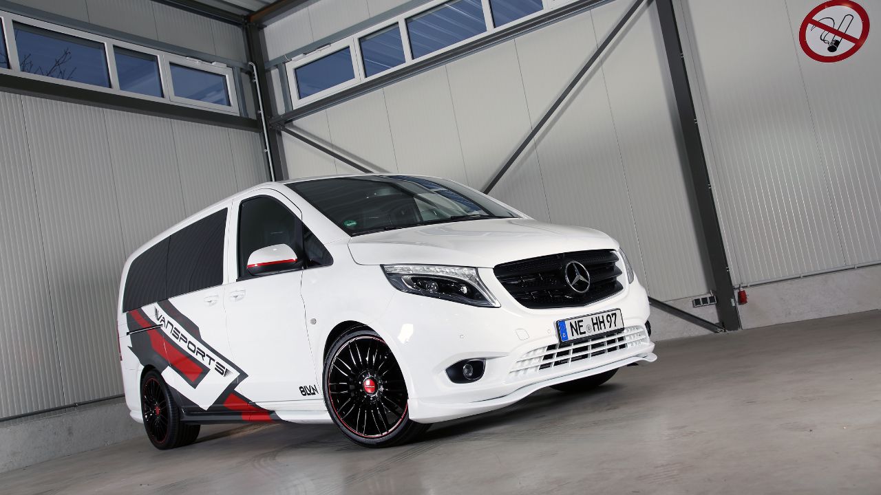 Der White SportsVan
