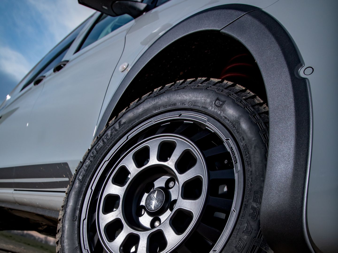 Kotflügel-Aufsätze für Mercedes-Benz Vito/ V-Klasse 447 "L/XL" (ab Facelift 2024)