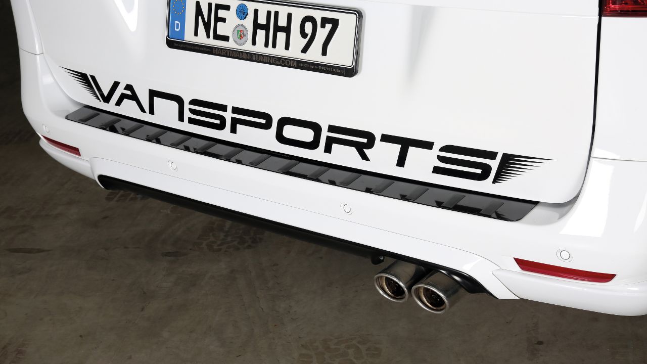 Der White SportsVan