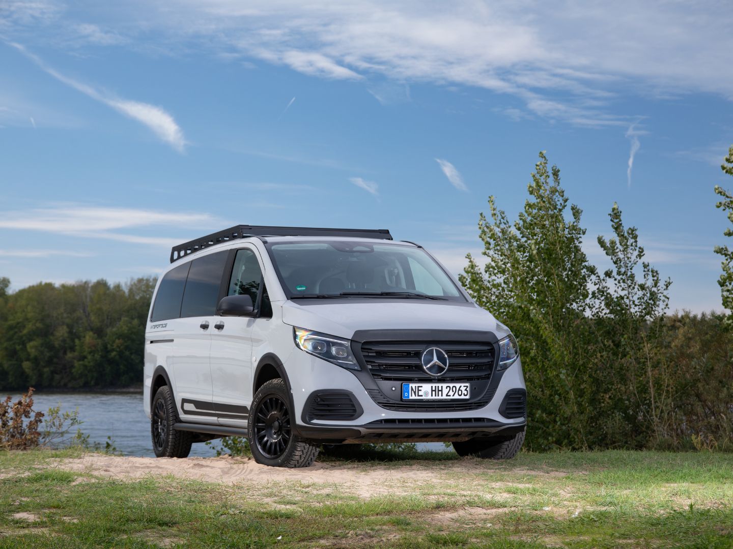 VANSPORTS Alu-Dachgepäckträger für Vito u. V-Klasse 447 mit Windabweiser