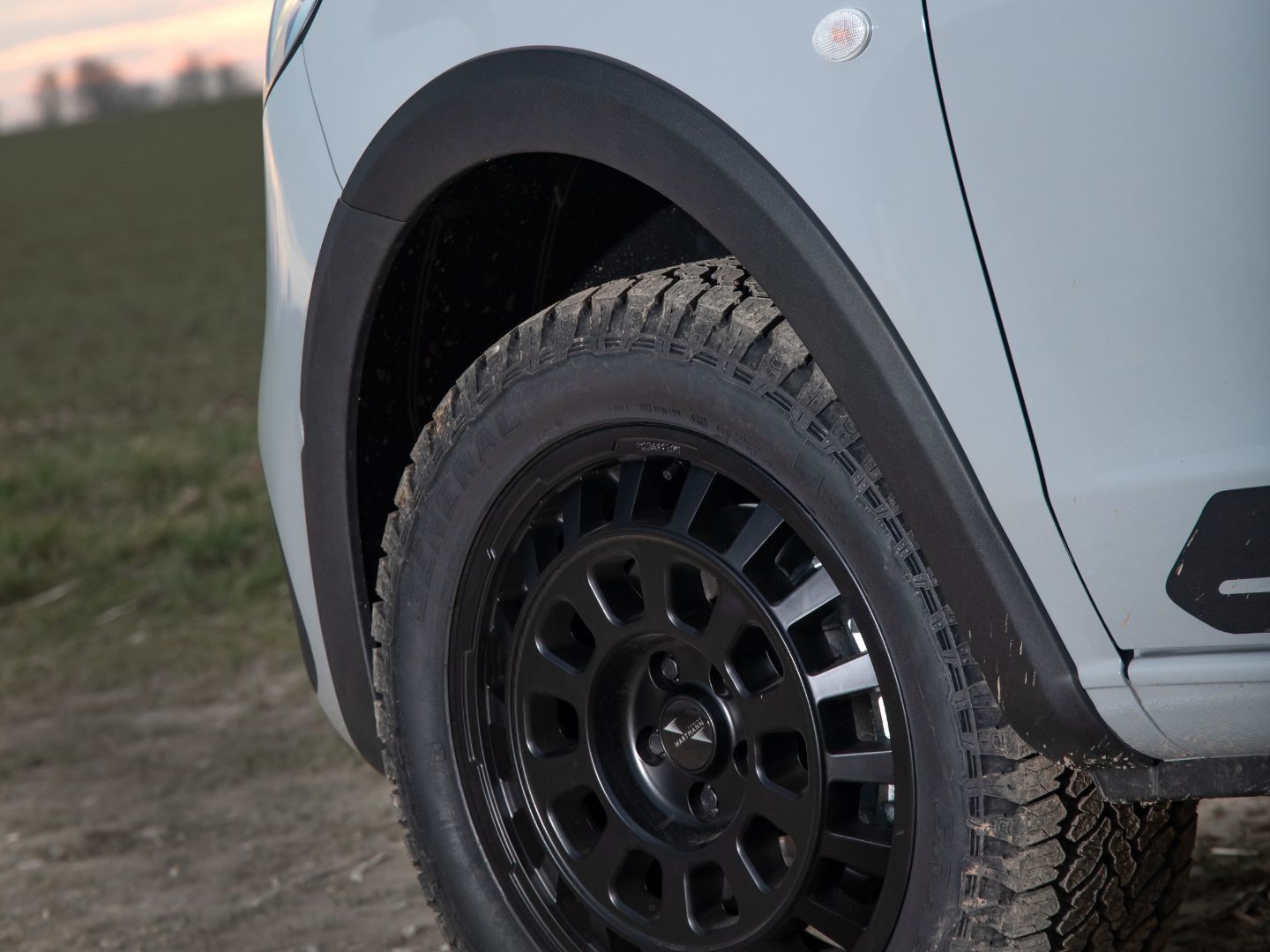 Kotflügel-Aufsätze für Mercedes-Benz Vito/ V-Klasse 447 "L/XL" (ab Facelift 2024)