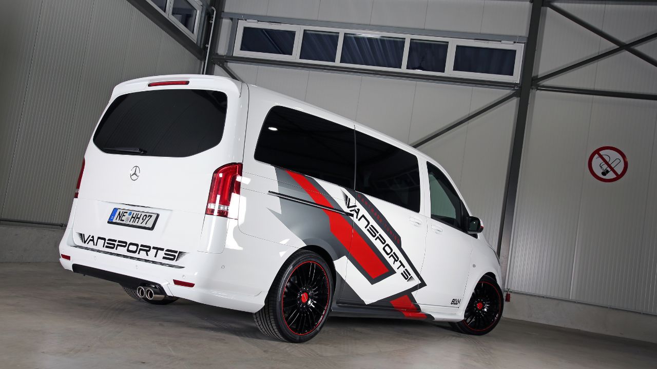 Der White SportsVan
