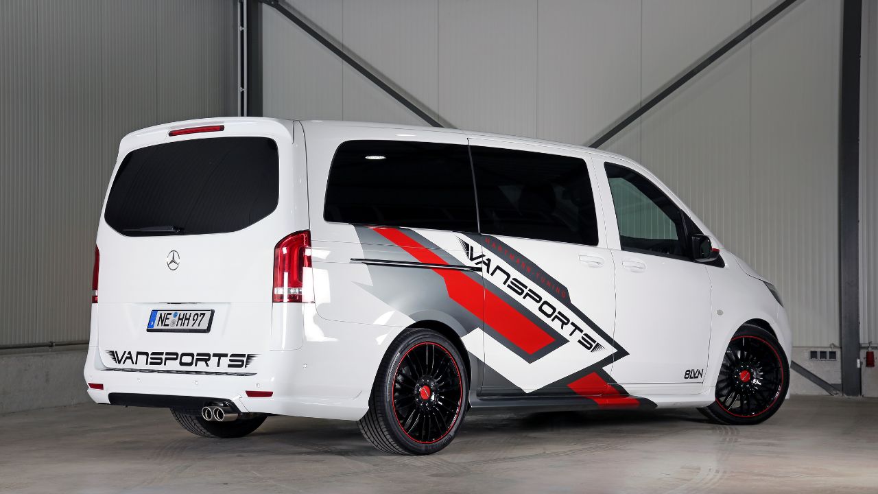 Der White SportsVan