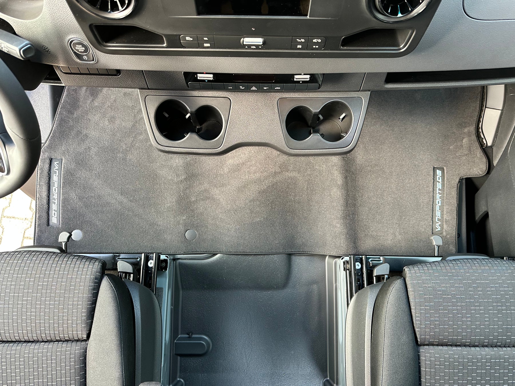 Floor mat set for Sprinter 907