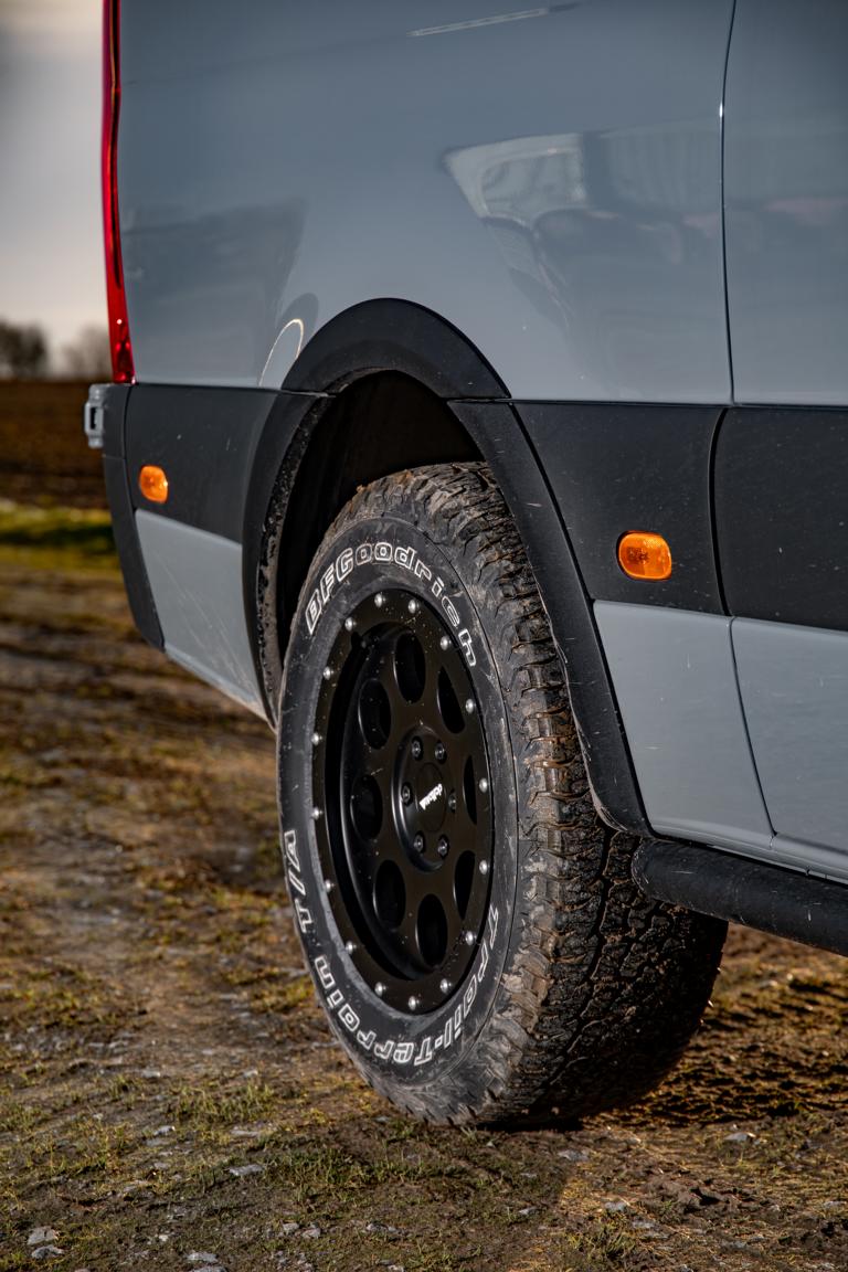 VANSPORTS Gravel-X: Offroad-Styling für den Mercedes Sprinter